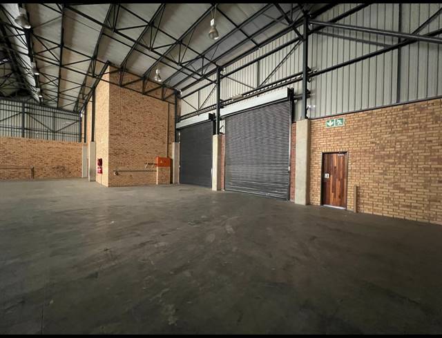 710M² WAREHOUSE TO LET IN LASER PARK